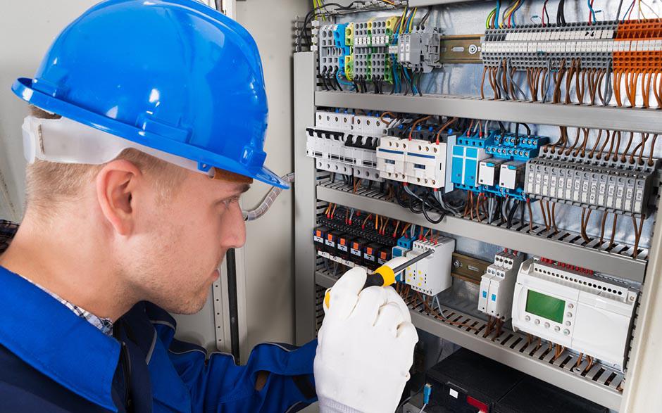 cherche électricien pas cher Courbevoie