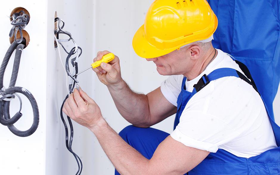 cherche électricien pas cher Courbevoie